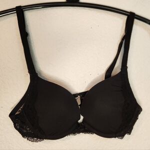 Victoria's Secret Dream Angels Push-Up Black Bra, Size 32A